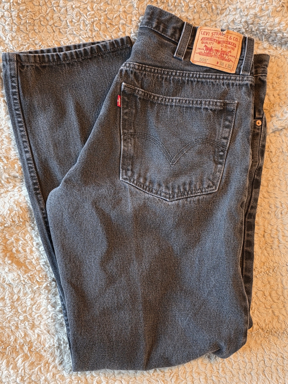 Vintage Levi's Men's Black Denim Jeans - Classic Straight Fit 38x32